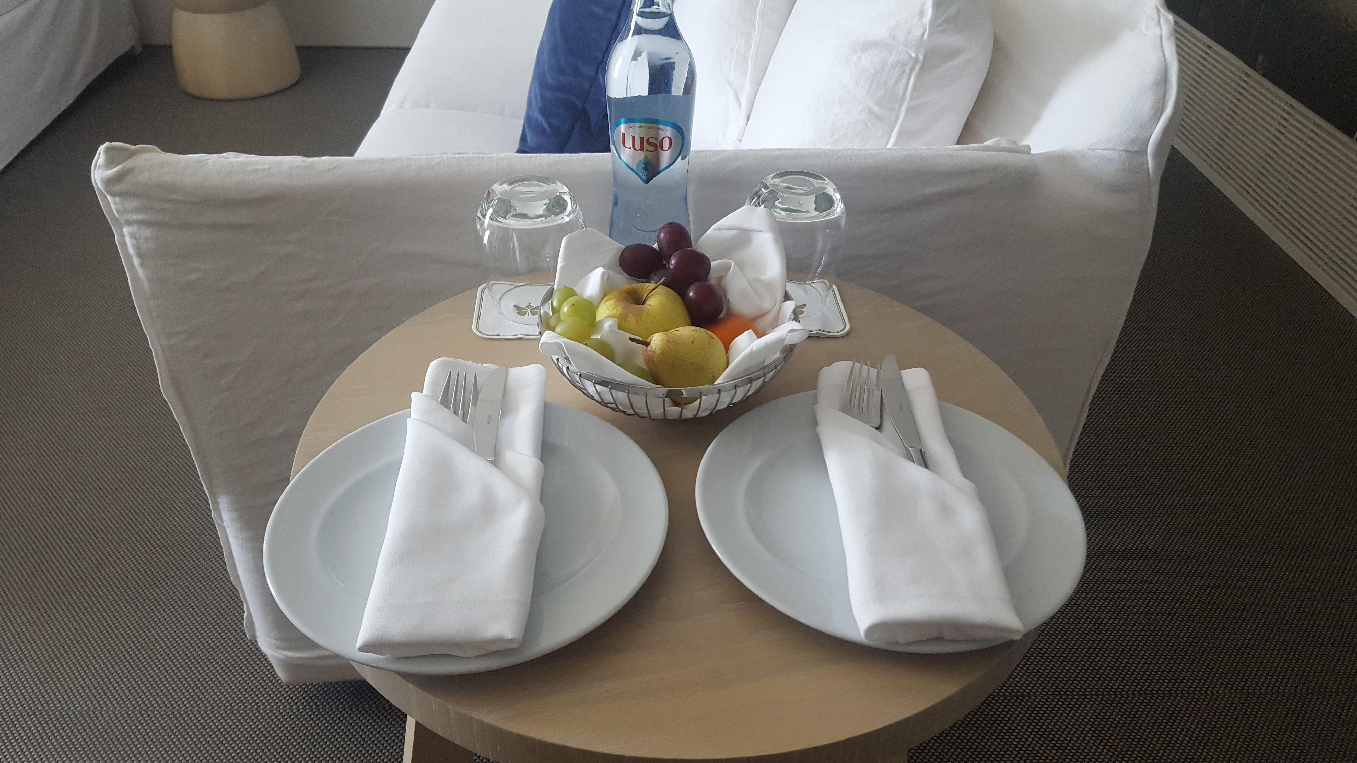 Evolutee Hotel Óbidos Exteriör bild Fruit basket in a hotel room